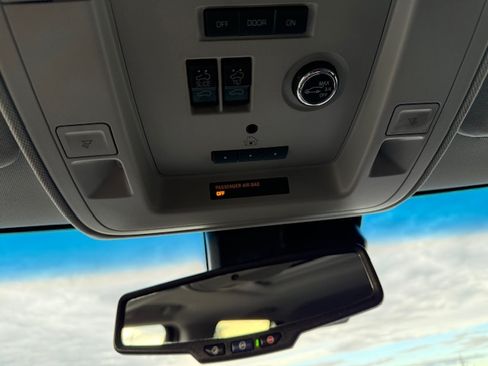 Used 2019 GMC Yukon SLT image 15