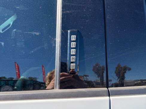 Used 2022 Ford F250 Super Duty Platinum image 14