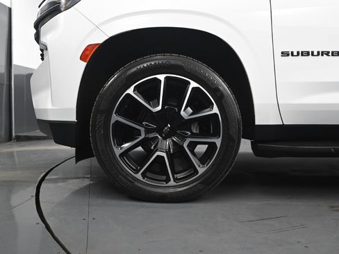 Used 2021 Chevrolet Suburban RST image 11