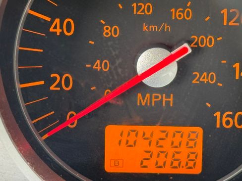 Used 2007 Nissan 350Z Roadster RWD image 13