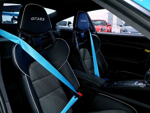 Used 2019 Porsche 911 GT3 RS RWD image 31
