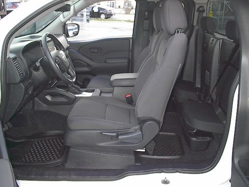 Used 2024 Nissan Frontier S image 13