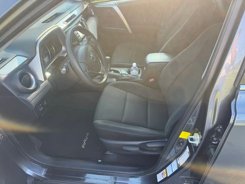 Used 2016 Toyota RAV4 AWD LE image 13