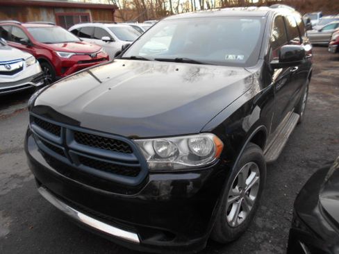 Used 2013 Dodge Durango SXT image 2