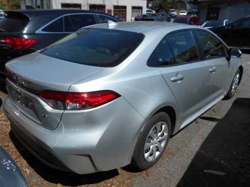 Used 2023 Toyota Corolla LE image 4