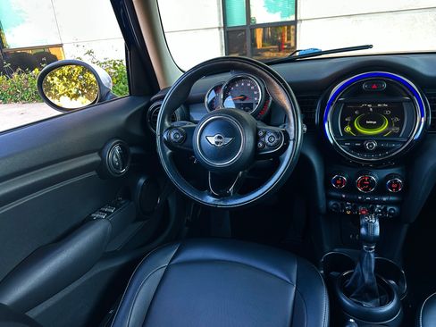 Used 2017 MINI Cooper 4-Door Hardtop FWD image 22