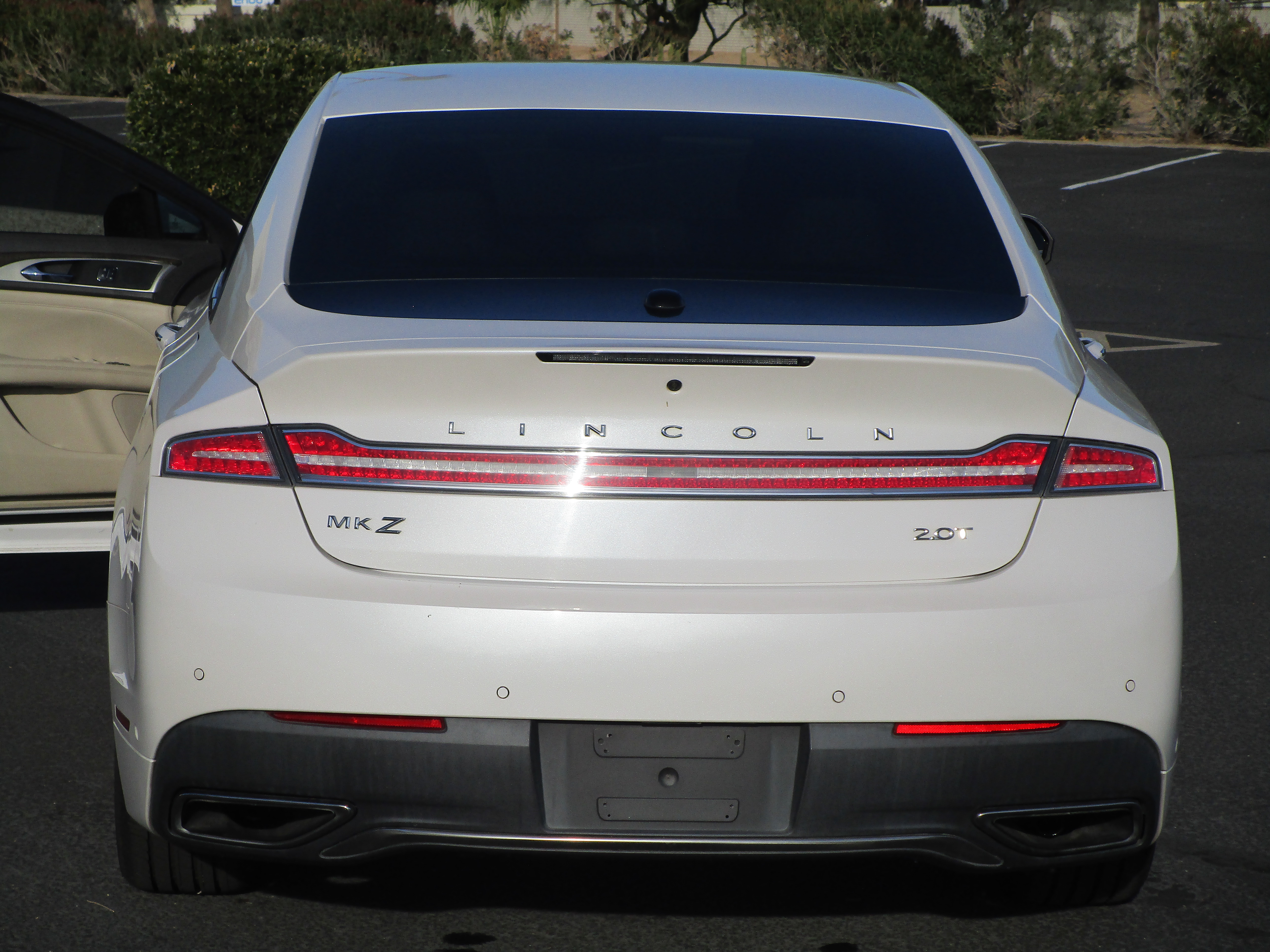 Used 2017 Lincoln MKZ Reserve FWD image 6