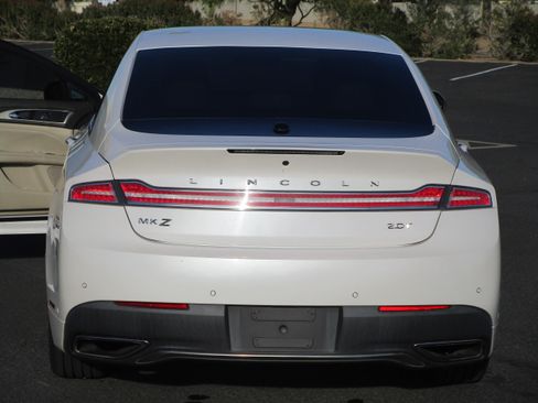 Used 2017 Lincoln MKZ Reserve image 6