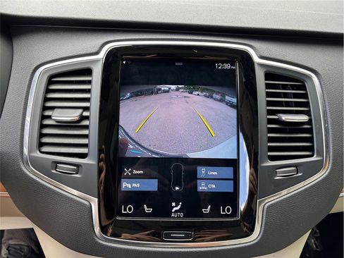 Used 2021 Volvo XC90 T6 Momentum image 31