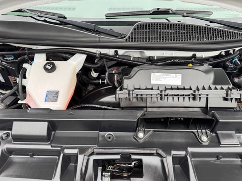 Used 2019 Chevrolet Express 3500 image 24