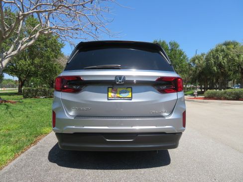Used 2026 Honda Odyssey EX-L image 12