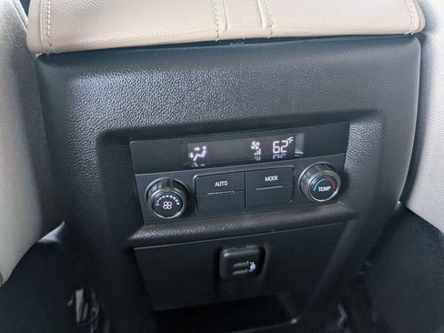 Used 2022 Chevrolet Traverse LS image 16