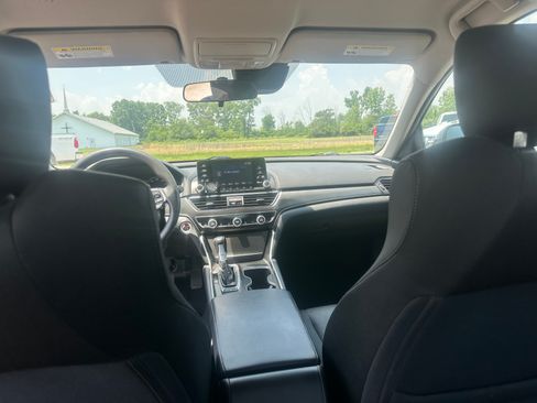 Used 2018 Honda Accord LX image 13