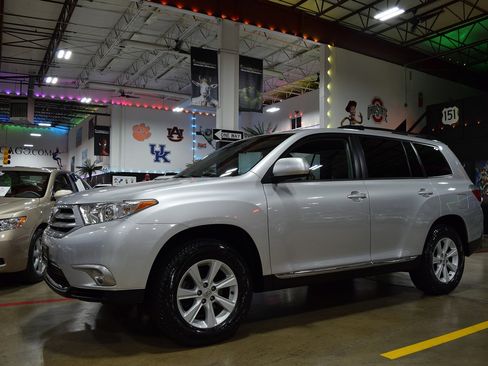 Used 2013 Toyota Highlander SE image 11
