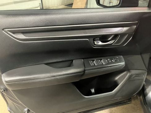 Used 2023 Honda CR-V LX image 7