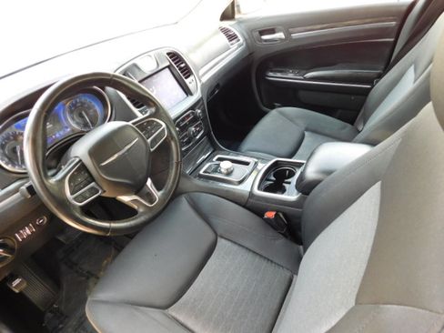 Used 2021 Chrysler 300 Touring image 11