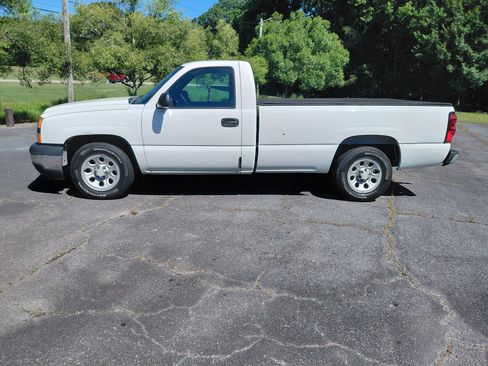 Used 2006 Chevrolet Silverado 1500 2WD Regular Cab image 4