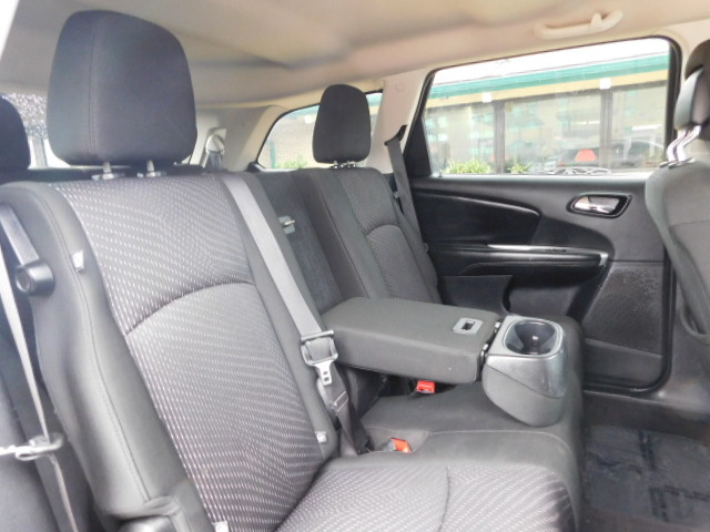 Used 2019 Dodge Journey FWD SE image 17