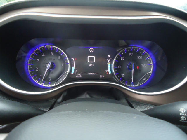 Used 2017 Chrysler Pacifica Touring-L Plus FWD image 16