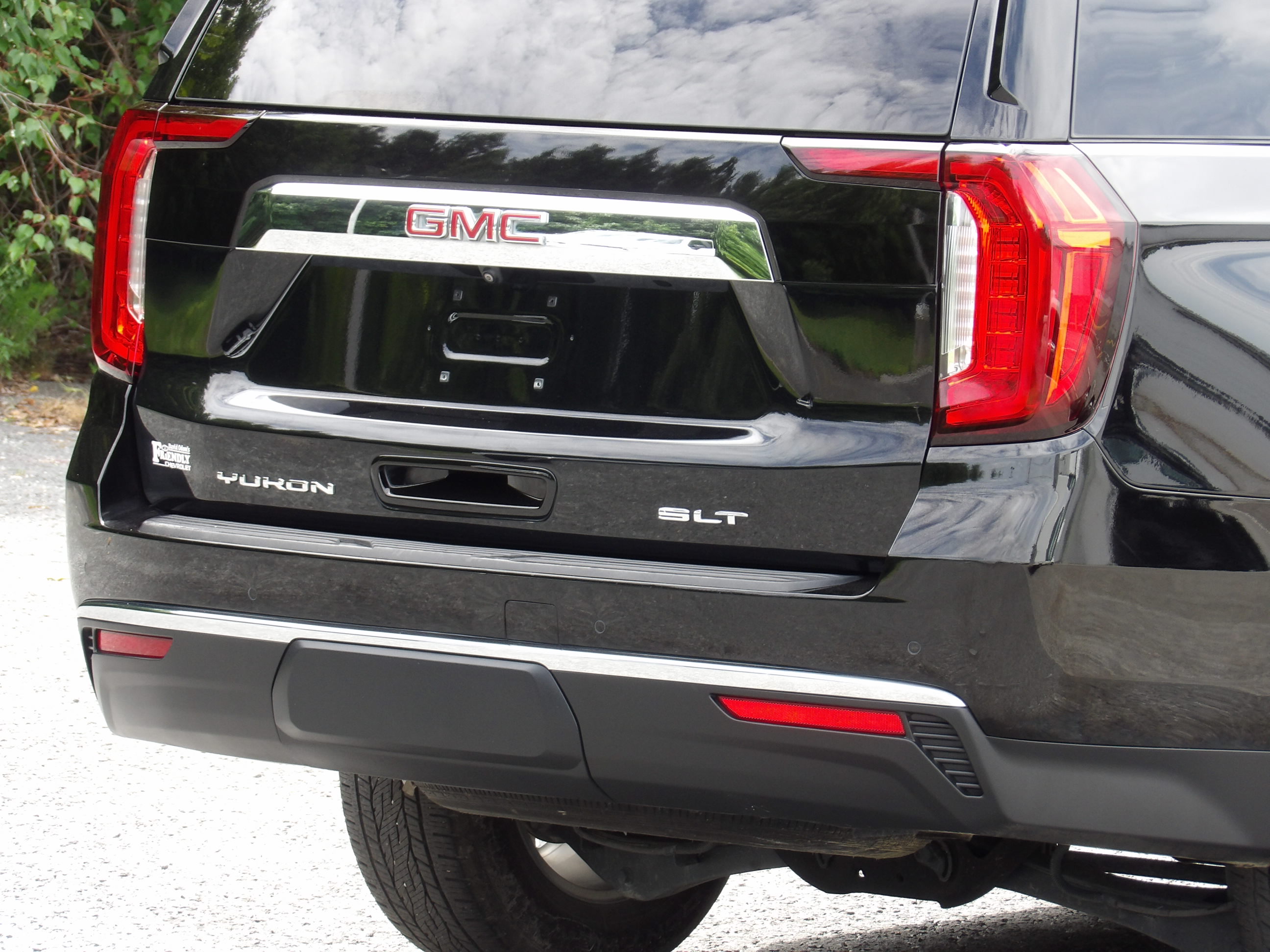 Used 2024 GMC Yukon XL 2WD SLT image 12