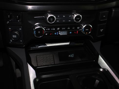 Used 2024 Ford F250 4x4 Crew Cab Super Duty image 45