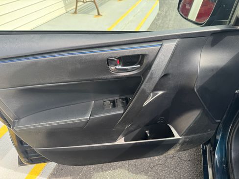 Used 2017 Toyota Corolla SE FWD image 9