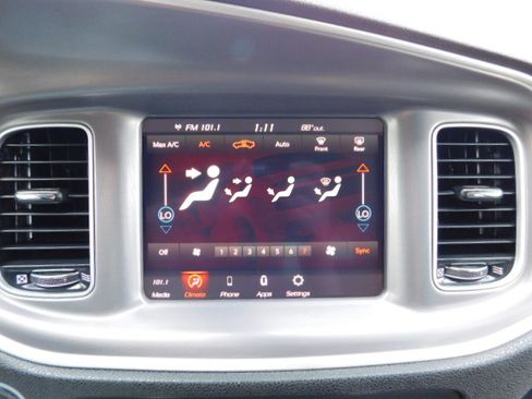 Used 2022 Dodge Charger SXT AWD image 17