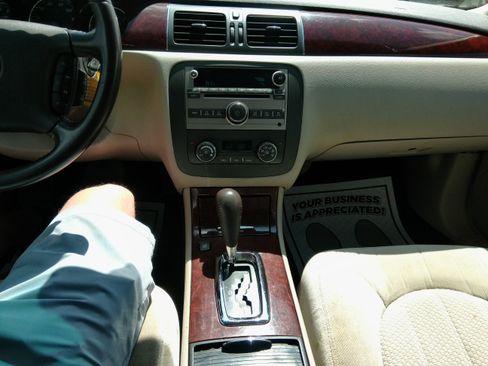 Used 2008 Buick Lucerne CX FWD image 43
