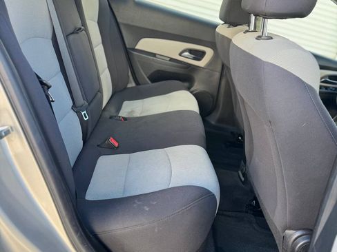 Used 2013 Chevrolet Cruze LS image 6