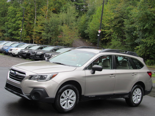 Used 2019 Subaru Outback 2.5i AWD/4WD image 2