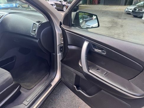 Used 2012 GMC Acadia SL image 9