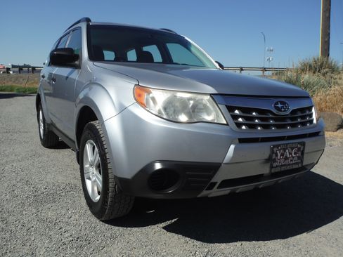 Used 2012 Subaru Forester 2.5X AWD/4WD image 6