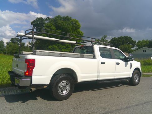 Used 2019 Ford F250 2WD Crew Cab Super Duty image 1