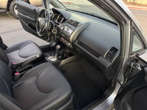 Used 2008 Honda Fit Sport image 28