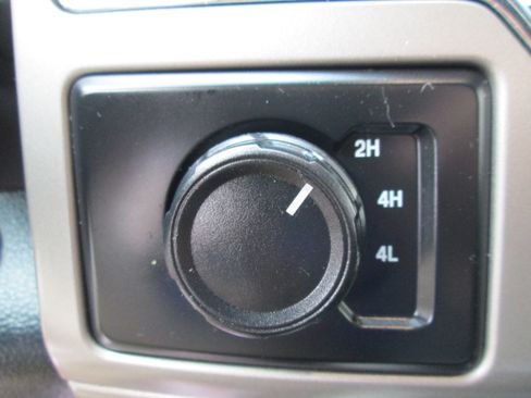 Used 2022 Ford F350 4x4 Crew Cab DRW Super Duty image 18