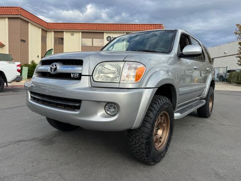 Used 2006 Toyota Sequoia SR5 image 4