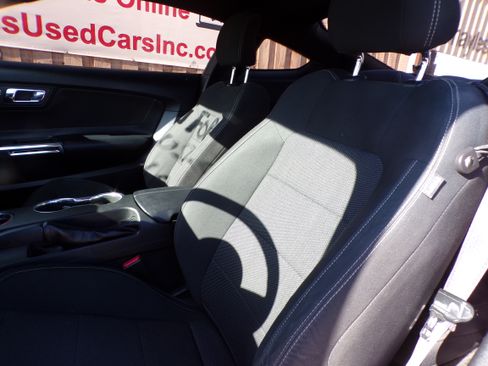 Used 2015 Ford Mustang image 7