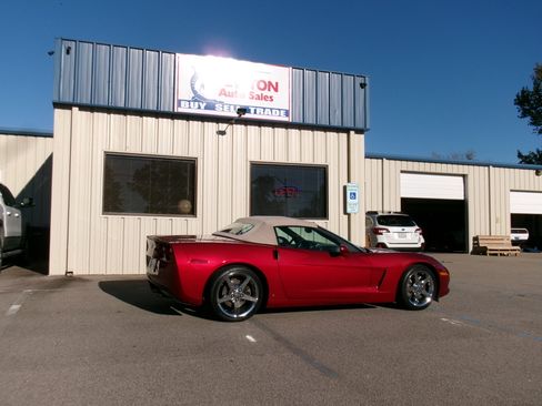 Used 2008 Chevrolet Corvette w/ Z51 Performance Package image 2