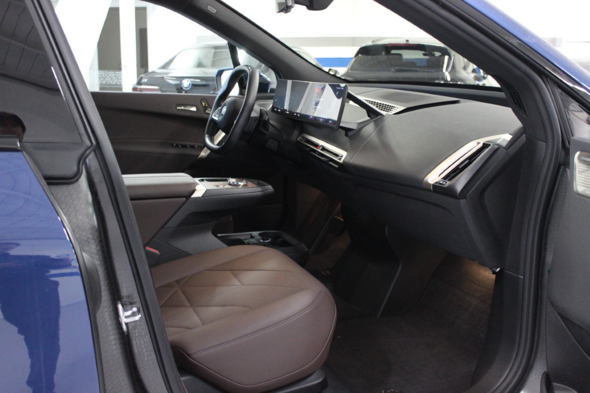 Used 2024 BMW iX M60 AWD/4WD image 39