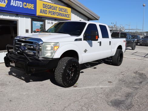 Used 2015 Ford F250 XLT image 2
