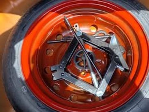 Used 2012 Hyundai Veloster image 13