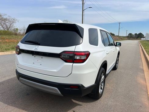 Used 2023 Honda Pilot EX-L image 8