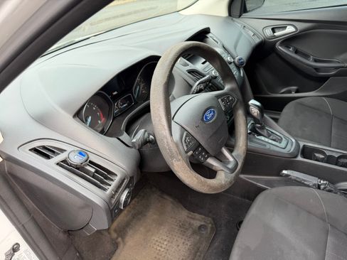 Used 2015 Ford Focus SE image 30