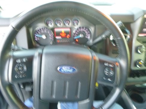 Used 2016 Ford F250 Lariat image 30