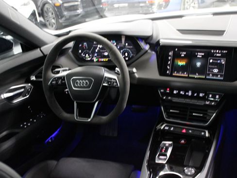 Used 2023 Audi e-tron GT Premium Plus image 45
