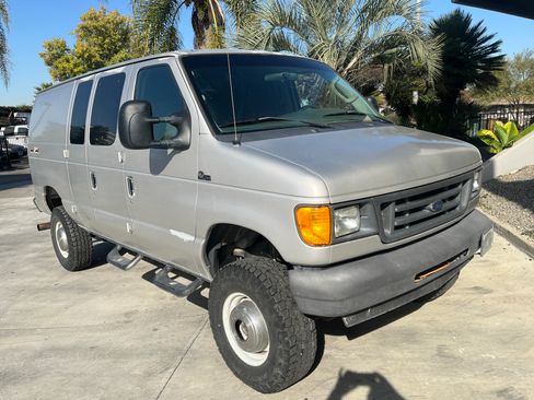 Used 2003 Ford E-350 and Econoline 350 image 4