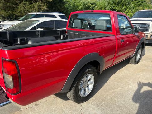 Used 2001 Nissan Frontier XE image 9