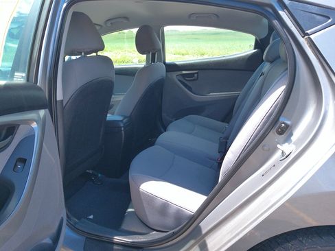 Used 2013 Hyundai Elantra Sedan FWD image 6