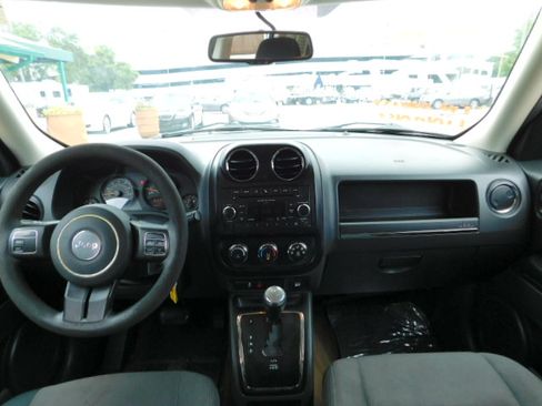 Used 2017 Jeep Patriot Sport image 13