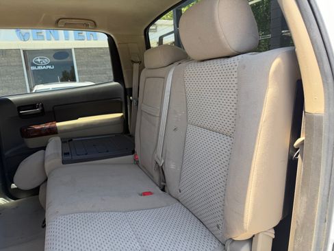 Used 2011 Toyota Tundra 4x4 CrewMax image 10